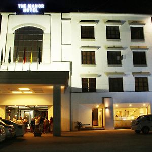 Oyo 2037 Hotel Manor